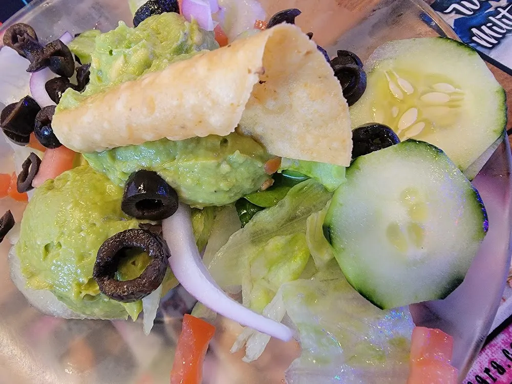 Guacamole Salad Large